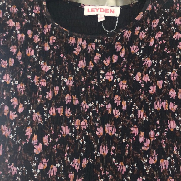 LEYDEN Petal Smock Dress - Picture 3 of 4